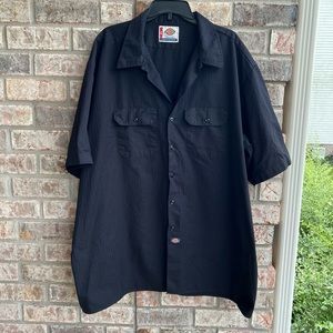 🍒💣 Dickies black garage shirt